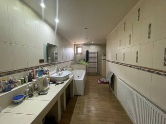 Rodinný dom na rozsiahlom pozemku v obci len 12 km od Michal - 4