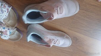 Predam tenisky adidas v.35 a protetika slapky v.35 - 4