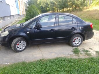 Suzuki sx4 sedan - 4
