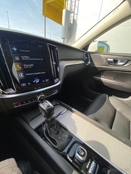 Volvo V60 Cross Country 140 kw - 4