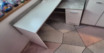 Predám písací rohový stôl - 4