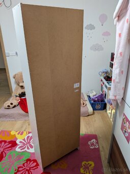 Polica, knižnica - 4