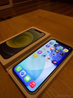 Apple iPhone 12 - 64GB - 4