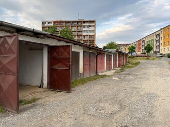 Garáž za rojbelkou - 4