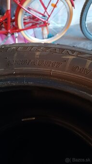 225/40 R17 - 4