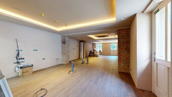 Obchodný priestor v centre Trnavy – novozrekonštruovaný s hi - 4