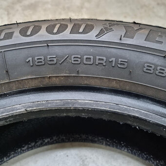 Zimné pneumatiky 185/60 R15 GOODYEAR DOT1121 - 4