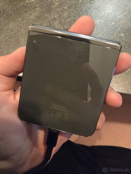 Samsung galaxy Z Flip5 - 4