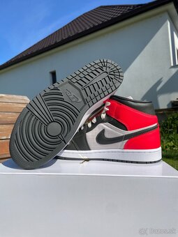 NIke Air Jordan 1 Mid Orewood Newspaper - 4