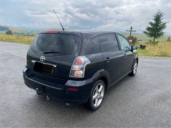 Toyota Corolla Verso - 4