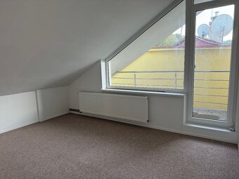 🏡 4-izbový byt s terasou, loggiou a záhradou – Banka pri Pi - 4