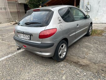 Peugeot 206 1.1 (vhodné na diely) - 4