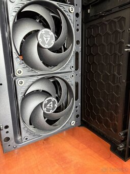 Predám PC: Intel i7 4790, 12GB RAM, GTX 1070 8GB, 512GB SSD - 4