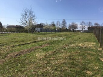 Dobré reality Vám ponúkajú na predaj stavebný pozemok v obci - 4