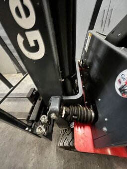 Predaj vysokozdvižného vozíka HELI CPD18 online aukciou - 4