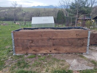 Paletové ohrádky, vyvysene zahony - 4