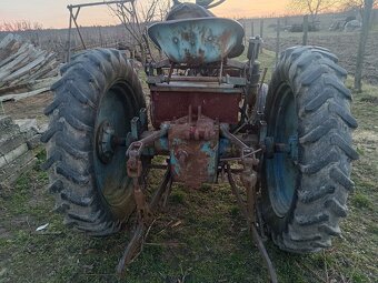 Predám traktor zetor 40 - 4