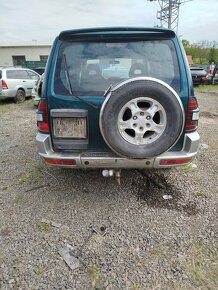 Mitsubishi Pajero Montero - 4