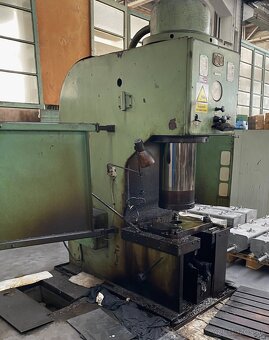 Lis hydraulický PYE 160 - 4