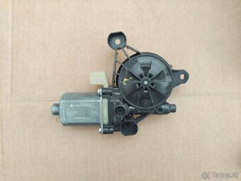 motorček okna Superb 3, Octavia 3 - 4