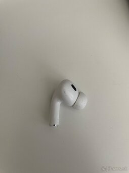 AirPods Pro 2 model A3048 L - 4