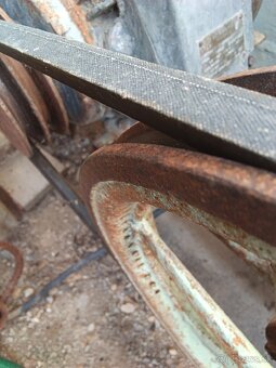 STARY KOMPRESOR MEZ MOHELNICE - 4