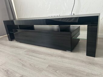 TV stolík - 4