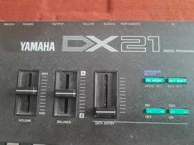 Yamaha DX21 - 4