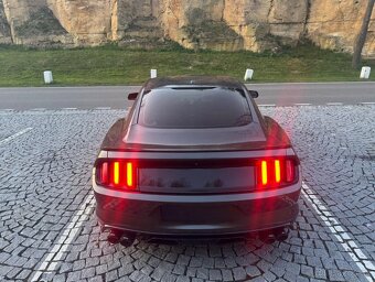Ford mustang 5,0 - 4