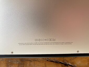 MacBook Air 13" i5 240GB SSD, 4GB ram - 4