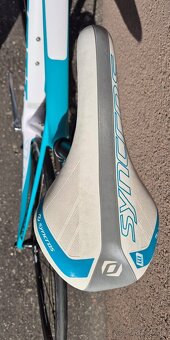 Dámsky karbónový cestný bicykel Scott Contessa Solace 35 - 4