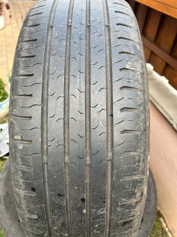 Predám plechové disky 205/60 R16 s original VW puklicami - 4