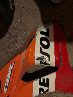 Predám plasty Honda cbr 1000 rr originál repsol - 4