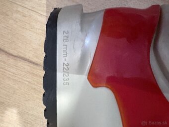 Predám lyže 120cm a lyžiarky a prilbu - 4