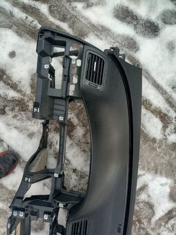 Prístrojovka Passat b6 - 4