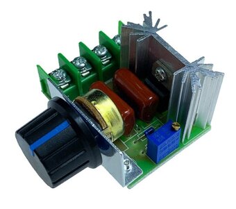 Regutor otáčok alebo výkonu - 4