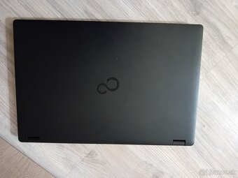 Fujitsu LifeBook E459 - 4