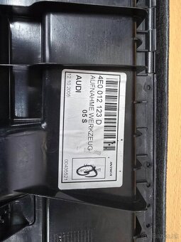 Držiak Povvinej výbavy do kufra AUDI A8 D3 - 4