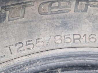 BF Goodrich Mud Terrain 255/85 R16 OFFROAD pneu - 4