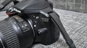 Nikon D3300 s objektivom - 4