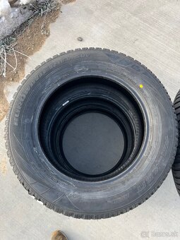 Falken Eurowinter 215/65 R17 - 4