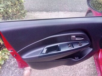 Kia Rio - 4