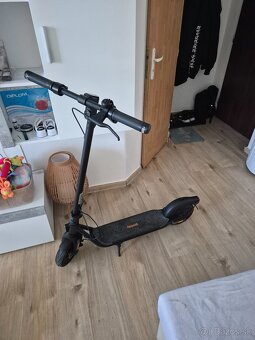 Ninebot kickscooter f2 by segway - 4