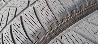 Predám 4ks jazdené zimné 235/60r18-107H Pirelli - 4