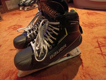Brankárske korčule Bauer PRO, velkost 7, šírka FIT 2 - 4