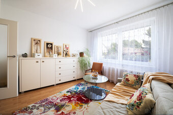 REZERVOVANÉ: Na predaj priestranný dom s veľkým pozemkom v P - 4