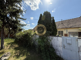 Na predaj starší vidiecky dom s 8 árovým pozemkom v Grinave - 4