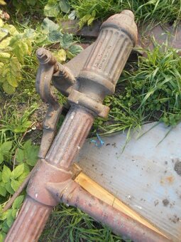 Sigma - ručná historická pumpa na vodu - 4