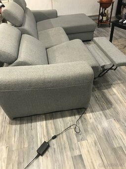 Rohovy gauc s elektrickym relaxom - 4