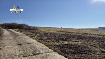 NA PREDAJ, Pozemok vhodný na výstavbu domu 733m2 v Obci Ovči - 4